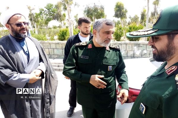 بازدید فرمانده هوافضای سپاه از موزه دفاع مقدس قم