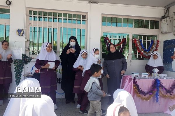 تقدیر از دانش‌آموزان فعال فرهنگی، هنری و قرآنی در دبستان حضرت زهرا(س)۲ رودهن