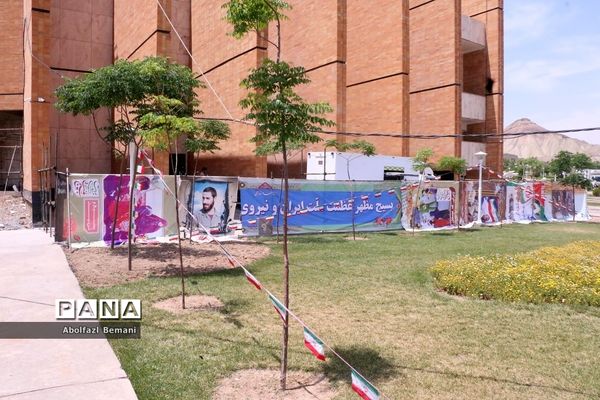 آماده‌سازی نمایشگاه دستاوردهای هوافضا برای بازدید گروه‌های دانش‌آموزی استان قم