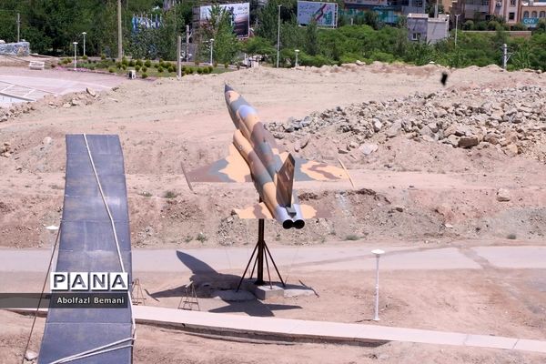 آماده‌سازی نمایشگاه دستاوردهای هوافضا برای بازدید گروه‌های دانش‌آموزی استان قم