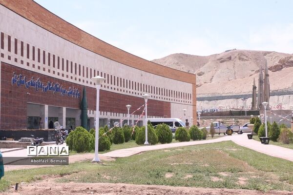 آماده‌سازی نمایشگاه دستاوردهای هوافضا برای بازدید گروه‌های دانش‌آموزی استان قم