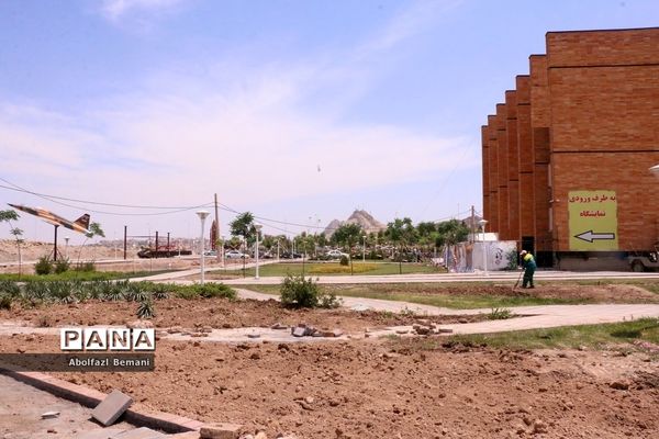 آماده‌سازی نمایشگاه دستاوردهای هوافضا برای بازدید گروه‌های دانش‌آموزی استان قم