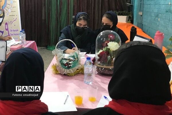 داوری منطقه‌ای جشنواره نوجوان خوارزمی در دبیرستان تربیت رودهن