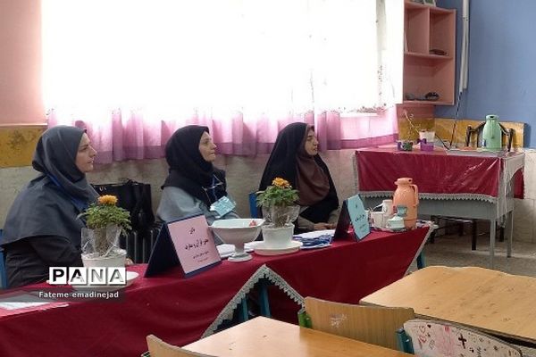 داوری منطقه‌ای جشنواره نوجوان خوارزمی در دبیرستان تربیت رودهن