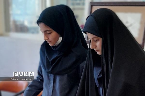 داوری منطقه‌ای جشنواره نوجوان خوارزمی در دبیرستان تربیت رودهن