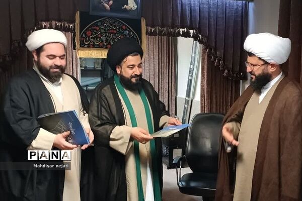 نشست مسئول امور مساجد شرق استان تهران با اعضای هیات امنای مسجد انصارالمهدی (عج) رودهن