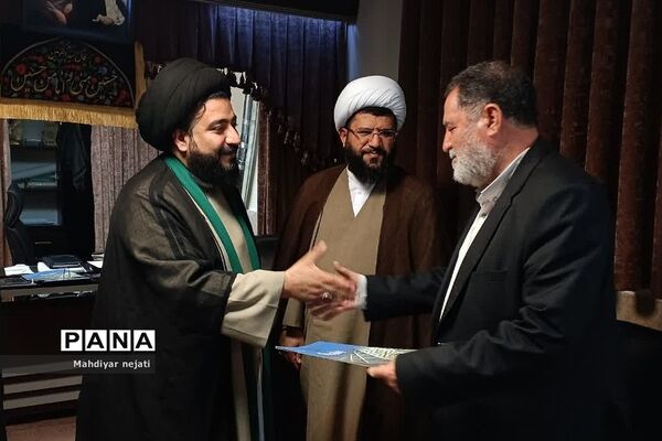 نشست مسئول امور مساجد شرق استان تهران با اعضای هیات امنای مسجد انصارالمهدی (عج) رودهن