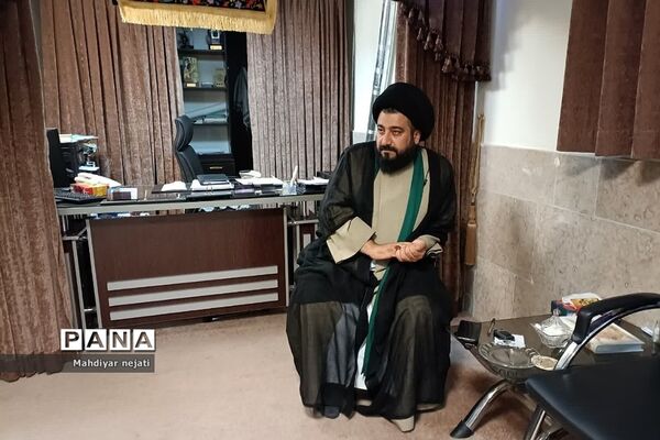 نشست مسئول امور مساجد شرق استان تهران با اعضای هیات امنای مسجد انصارالمهدی (عج) رودهن