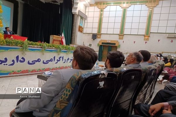 تقدیر از دختران فعال قرآنی پاکدشت