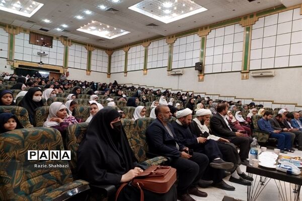 تقدیر از دختران فعال قرآنی پاکدشت