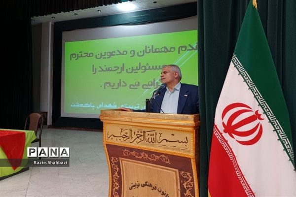 تقدیر از دختران فعال قرآنی پاکدشت