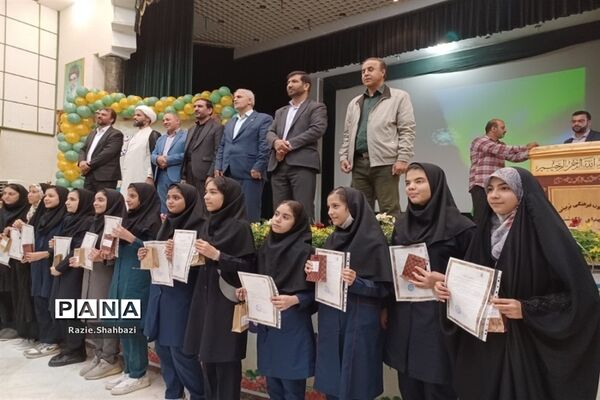 تقدیر از دختران فعال قرآنی پاکدشت