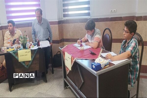نهمین جشنواره نوجوان خوارزمی با محور مناظره علمی در دبیرستان ناحیه 3 کرج