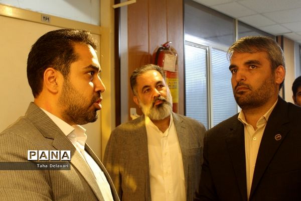 افتتاح نگارخانه سازمان دانش‌آموزی شهرستان‌های استان تهران با عنوان «فرصت نوجوانی»