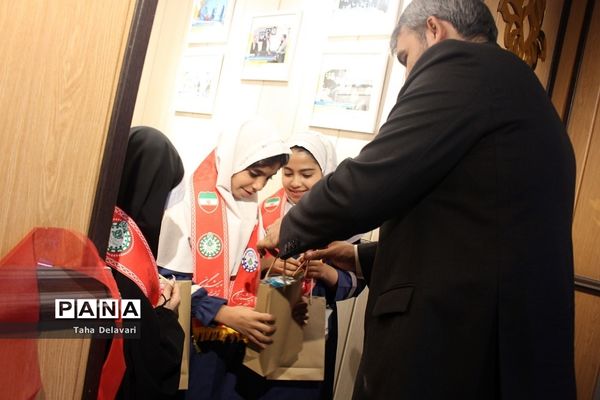 افتتاح نگارخانه سازمان دانش‌آموزی شهرستان‌های استان تهران با عنوان «فرصت نوجوانی»