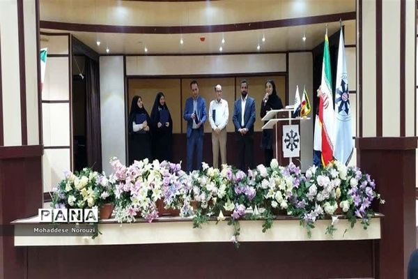 تجلیل از دانش‌آموزان برترآموزشگاه فرزانگان اسلامشهر