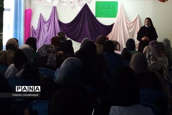 جلسات آموزش خانواده در مدارس رودهن