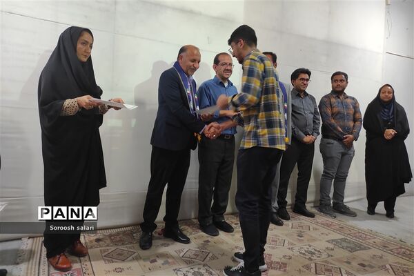 تقدیر از داوران و دانش آموزان برتر المپیاد رویش (بازی های فکری) سازمان دانش آموزی داراب