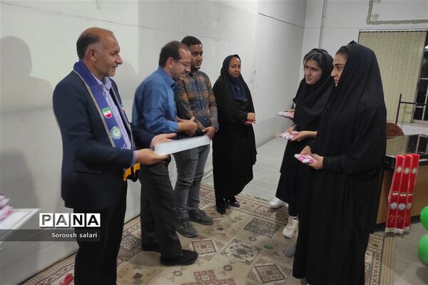 تقدیر از داوران و دانش آموزان برتر المپیاد رویش (بازی های فکری) سازمان دانش آموزی داراب