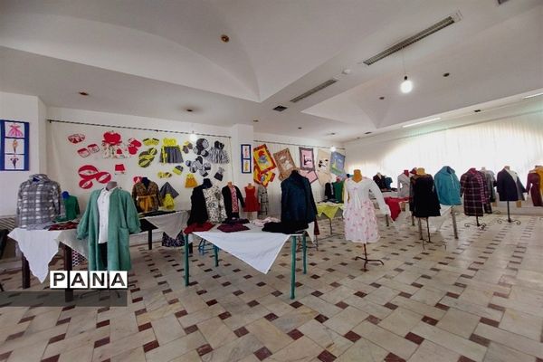 نمایشگاه کار آفرینی در هنرستان شهید حقیقی