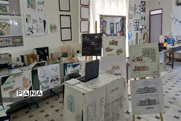 نمایشگاه کار آفرینی در هنرستان شهید حقیقی