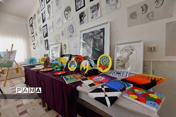 نمایشگاه کار آفرینی در هنرستان شهید حقیقی