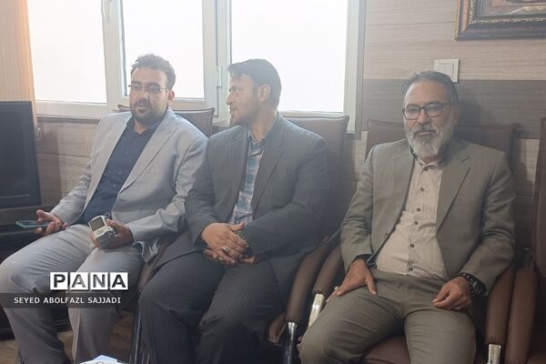 دیدار مدیران و معلمان نمونه با امام جمعه فشافویه