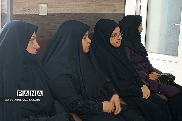 دیدار مدیران و معلمان نمونه با امام جمعه فشافویه