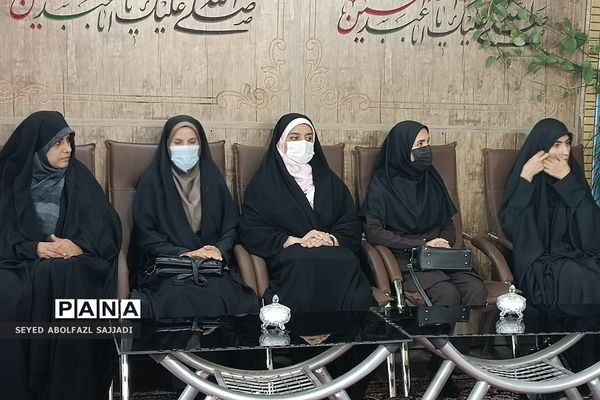 دیدار مدیران و معلمان نمونه با امام جمعه فشافویه