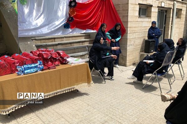 تقدیر از دانش‌آموزان فعال دبیرستان دخترانه سما رودهن