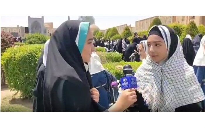 اجرای 5000 نفری سرود«می گوییم یا علی»   توسط دانش آموزان اصفهانی درمیدان امام اصفهان /فیلم