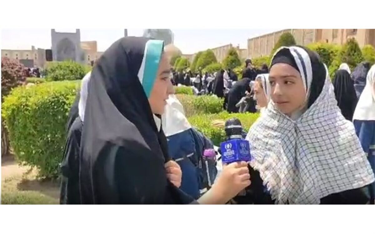 اجرای 5000 نفری سرود«می گوییم یا علی»   توسط دانش آموزان اصفهانی درمیدان امام اصفهان /فیلم