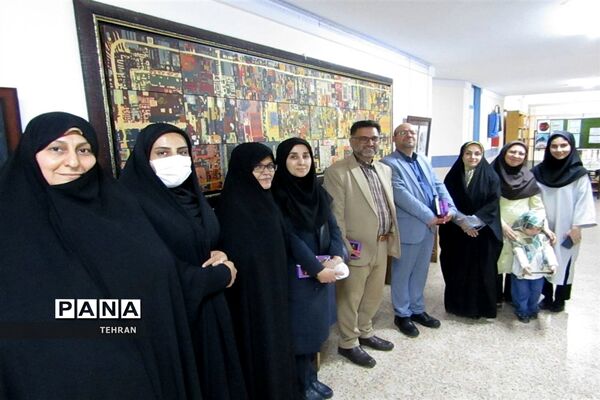 بازدید مدیرکل و مؤلفان دفتر تالیف کتاب‌های فنی‌حرفه‌ای و کاردانش از هنرستان آسیه منطقه ۱۴