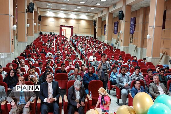 برگزاری همایش تقدیر از برگزیدگان جشنواره‌های  فرهنگی و هنری
