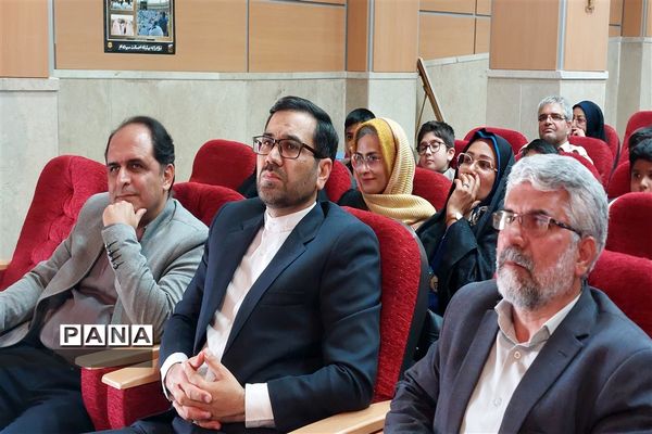 برگزاری همایش تقدیر از برگزیدگان جشنواره‌های  فرهنگی و هنری