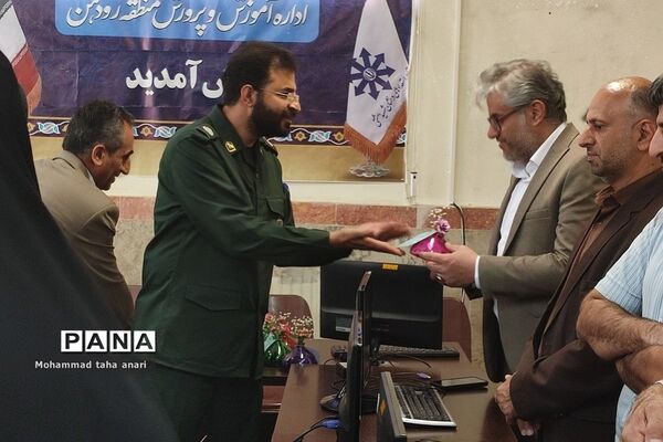 برگزاری هیات اندیشه‌ورز بسیج فرهنگیان در مرکز استعدادهای درخشان شهید بهشتی رودهن