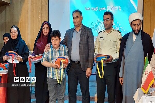 آیین تجلیل از منتخبین طرح سفیران و مراقبین سلامت در شهرستان شیروان
