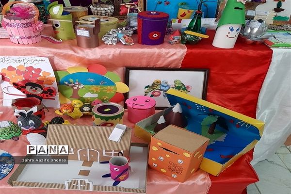 آیین تجلیل از منتخبین طرح سفیران و مراقبین سلامت در شهرستان شیروان