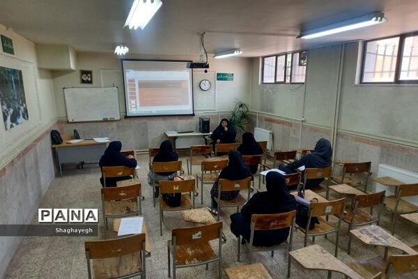 جلسه به روز رسانی و فعال‌سازی اکسل داوری مرحله مدرسه‌ای در دبیرستان عدالت شهر جوادآباد
