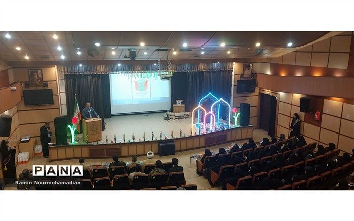 عزت ملت ایران مرهون خون شهدا و صبر خانواده معظم آنان است