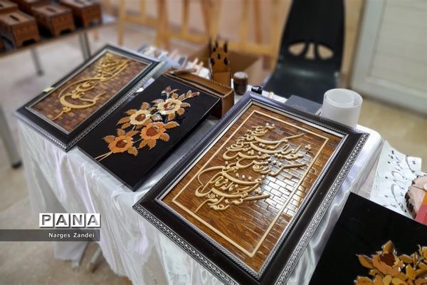 نمایشگاه دست سازه‌های مددجویان بهزیستی ملارد