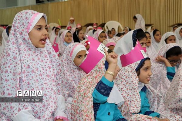 جشنواره نماز شکوفه‌ها در آباده