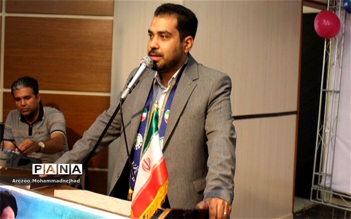 سازمان دانش‌آموزی بستری برای رشد و حرکت رو به جلو برای دانش‌آموزان،  است