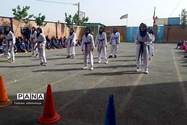اختتامیه المپیاد ورزشی درون مدرسه‌ای در مدرسه حضرت خدیجه(س) رودهن