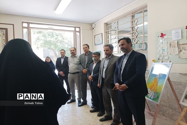 آیین افتتاحیه نمایشگاه تن پوش‌های اقوام ایرانی در هنرستان عترت