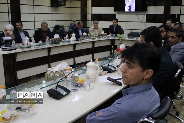 نشست توجیهی امتحانات نهایی خرداد 1402 در بوشهر