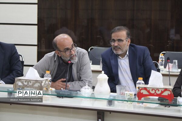نشست توجیهی امتحانات نهایی خرداد 1402 در بوشهر