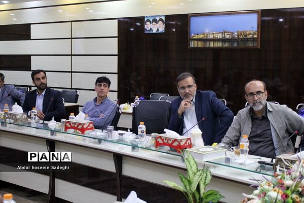 نشست توجیهی امتحانات نهایی خرداد 1402 در بوشهر