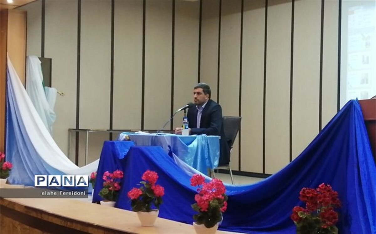 ثبت‌نام دانش‌آموزان باید در فضایی آرام و ایمن انجام شود