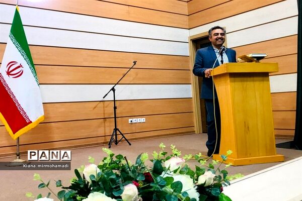 تجلیل از برگزیدگان جشنواره خوارزمی ناحیه۴ مشهد